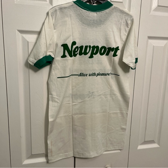 Vintage Newport made in USA Green and White Graphic T-Shirt - Picture 8 of 8